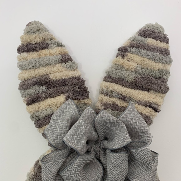 Handmade Yarn Bunny Wreath - Picture 5 of 6